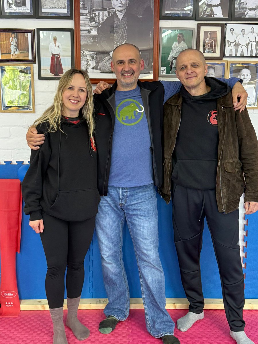CBacsak's tweet photo. What a day at the dojo.
A huge thank you to Attila Sensei (black belt, head instructor) and Patrycja (purple belt) from Carlson Gracie Slough, who delivered an outstanding Brazilian Jiu-Jitsu seminar for the Fudokan Karate Alton team and our Amazon Club Women Seld-defence members https://t.co/HX32Ps4net