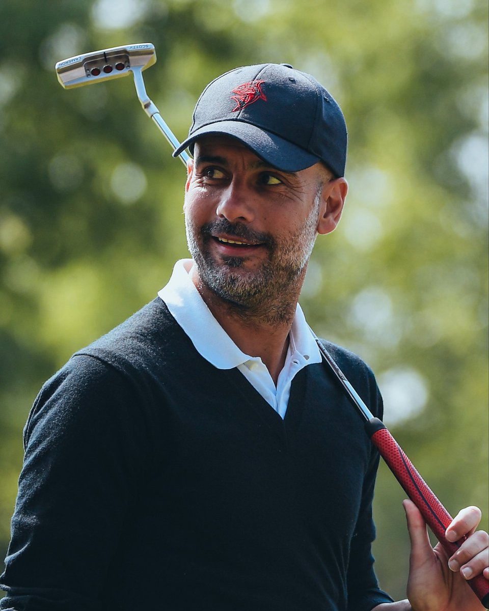 Abro el melón y hablo acerca de un tema que a mi realmente me incomoda. Pep Guardiola, el mejor entrenador del mundo y de toda la historia. Seguramente no haya otro igual jamás, no sabe lo que no es estar en un podio de liga. La liga la ganan los equipos que juegan bien al