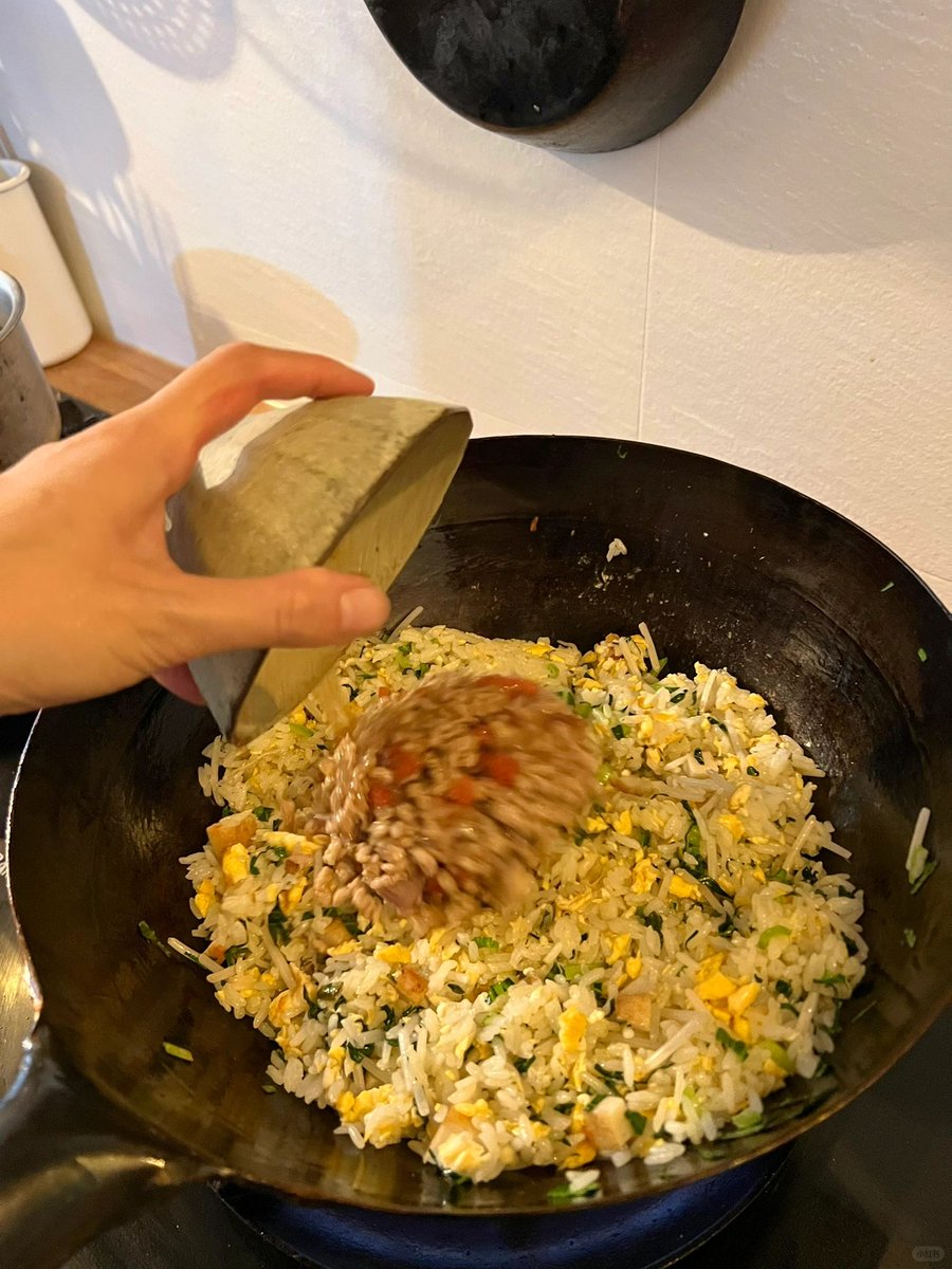 ArunNcrNaudiyal's tweet image. "Fuel your fat loss with this 350-calorie bowl! Grilled chicken + quinoa + roasted veggies + a drizzle of olive oil – protein, fiber, and flavor in every bite. No crash, just sustained energy.  #FatLossMeals #CleanEating"