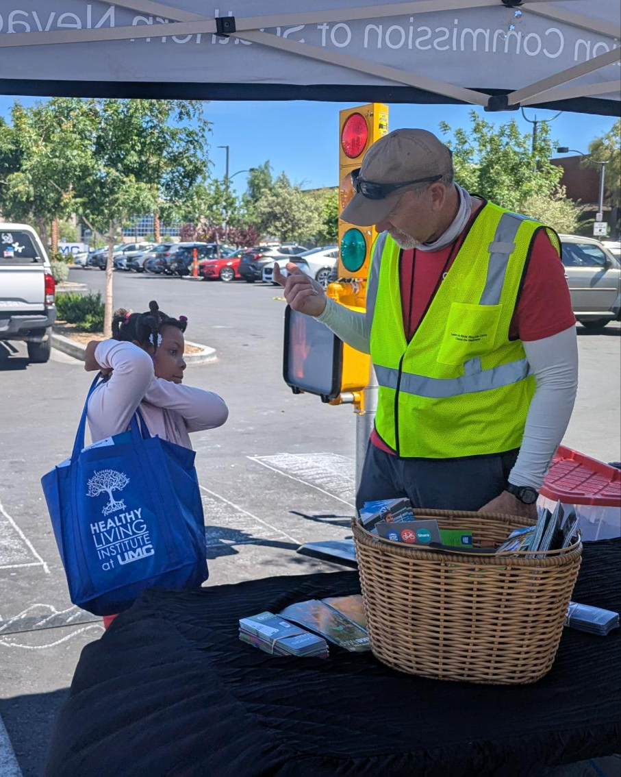 Club_Ride's tweet photo. 🌞🚴‍♂️ Club Ride in Action! Some highlights from this month:

📍 Terrible's Benefit Fair
📍 Sunrise Children's Foundation Professional Development Day
📍 Bonneville Transit Center
📍 UMC Wellness Fair

👋 We're here for you, whether you carpool, ride public transit, walk, or bike! https://t.co/Sf59pr5vBV