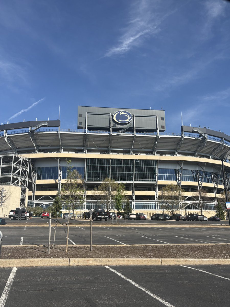 JamariCooper_'s tweet photo. Really enjoyed my visit to Penn State. Got to watch practice, learn from the coaches, and see what the program is about. Thank you for the hospitality! #WeAre @CoachMC_PSU @PSU_JCM https://t.co/83x0DdbEd3