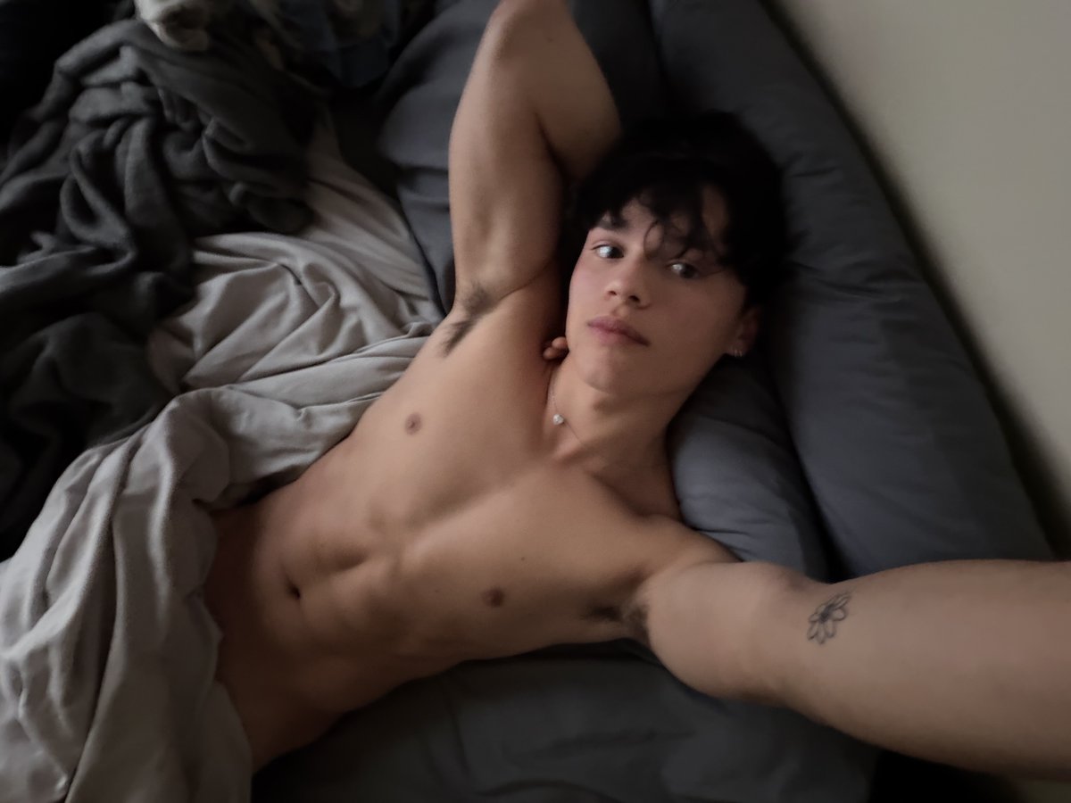 allen 🌙 tweet media