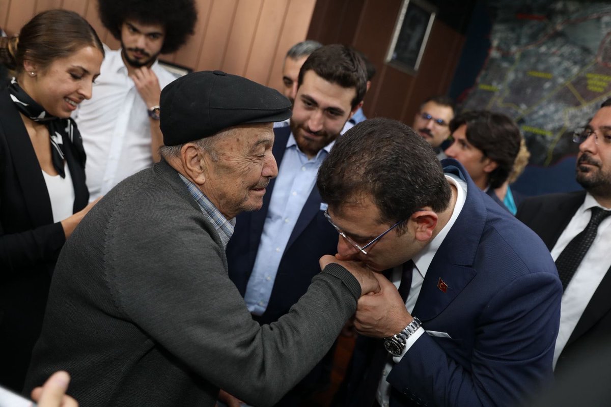 Çare millettir. 
Çare milli iradedir. 
Sandıktır. 
Adil ve güvenilir seçimdir. 
Türkiye'nin muhafızı olmak zamanıdır.

ekremimamoglu.com/yazilarim/care…