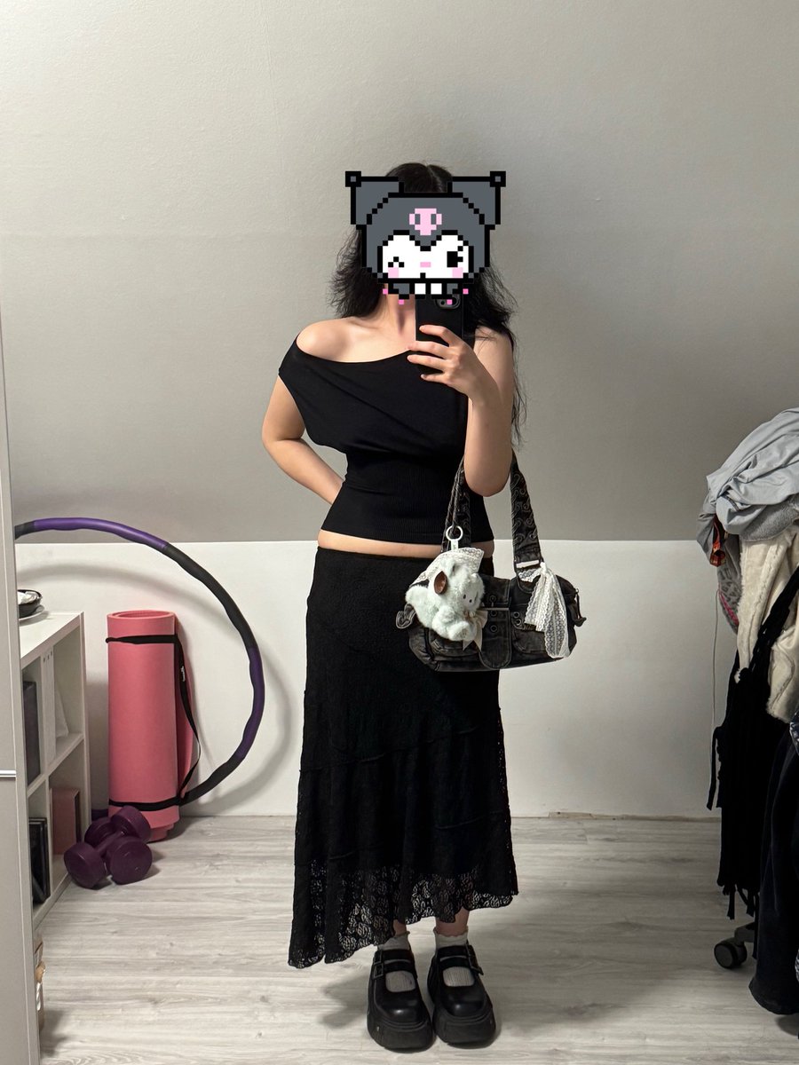 fotzigsteinspo's tweet image. ootd? any recs on how to get rid of love handles would be very much appreciated 🙂‍↕️ #edtwt #bc #bodycheck