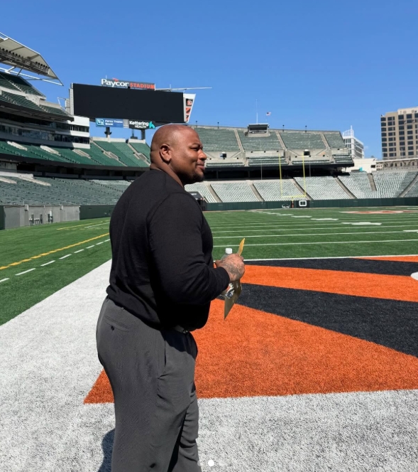 Jennife45487237's tweet image. HOME.................WHERE HE BELONGS!! #Bengals #RuleTheJungle #WhoDey

SEXY DEXY in the JUNGLE, BABY!!!