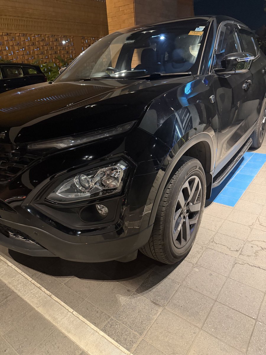 ambujvagrant's tweet photo. Unacceptable experience at Le Méridien Navi Mumbai.7:30 PM handed over my Harrier in perfect condition, returned damaged.Amol &amp; Deblina were highly uncooperative, refused to show CCTV &amp; delayed response.  Demand CCTV, accountability &amp; compensation.@MarriottBonvoy @Marriott https://t.co/QDbe5WdIJZ