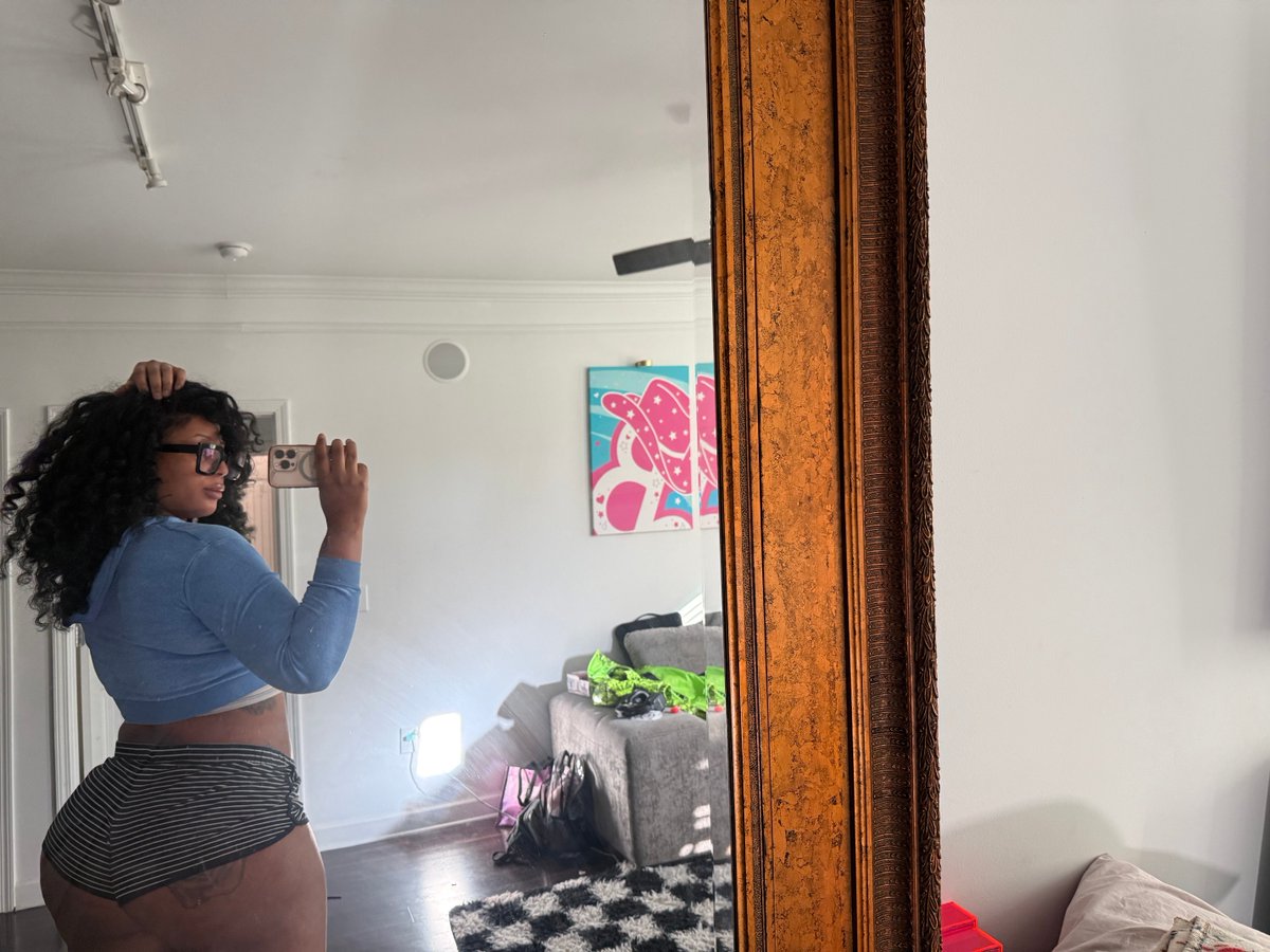 Lady Luscious tweet media