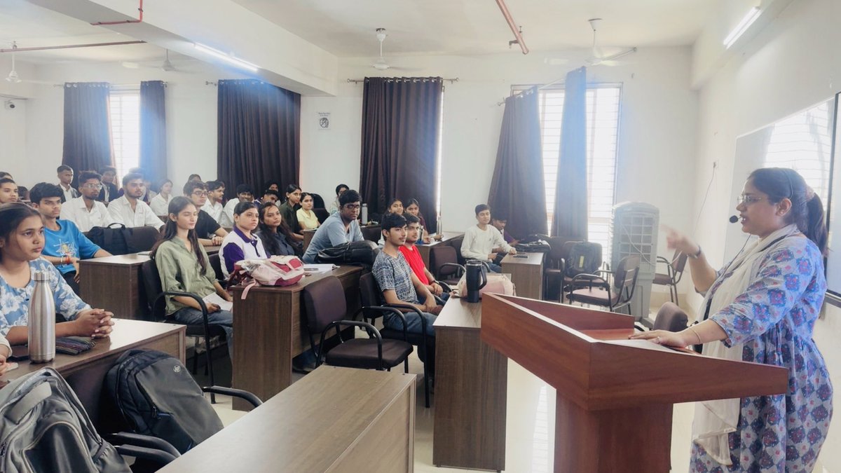 SwaimaAhmad's tweet photo. It has been an honor and a fabulous time conducting sessions on Communication and Workplace Skills for the amazing UG students of GH Raisoni College. #RaiseWithRaisoni #CommunicationSkills #InterviewReady #WorkplaceSkills #UGStudents #ForeverFierce https://t.co/5MxXUT8E7J