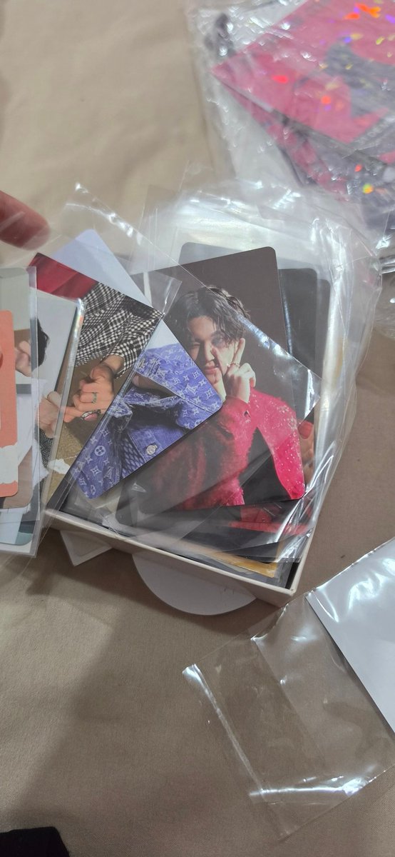 coreiabeauty's tweet photo. Organizando um mega desapego da minha coleção   mais de 40 PCs incluindo Ateez, BTS , GOT7. E outros itens Tb https://t.co/Jk65kUhpbq