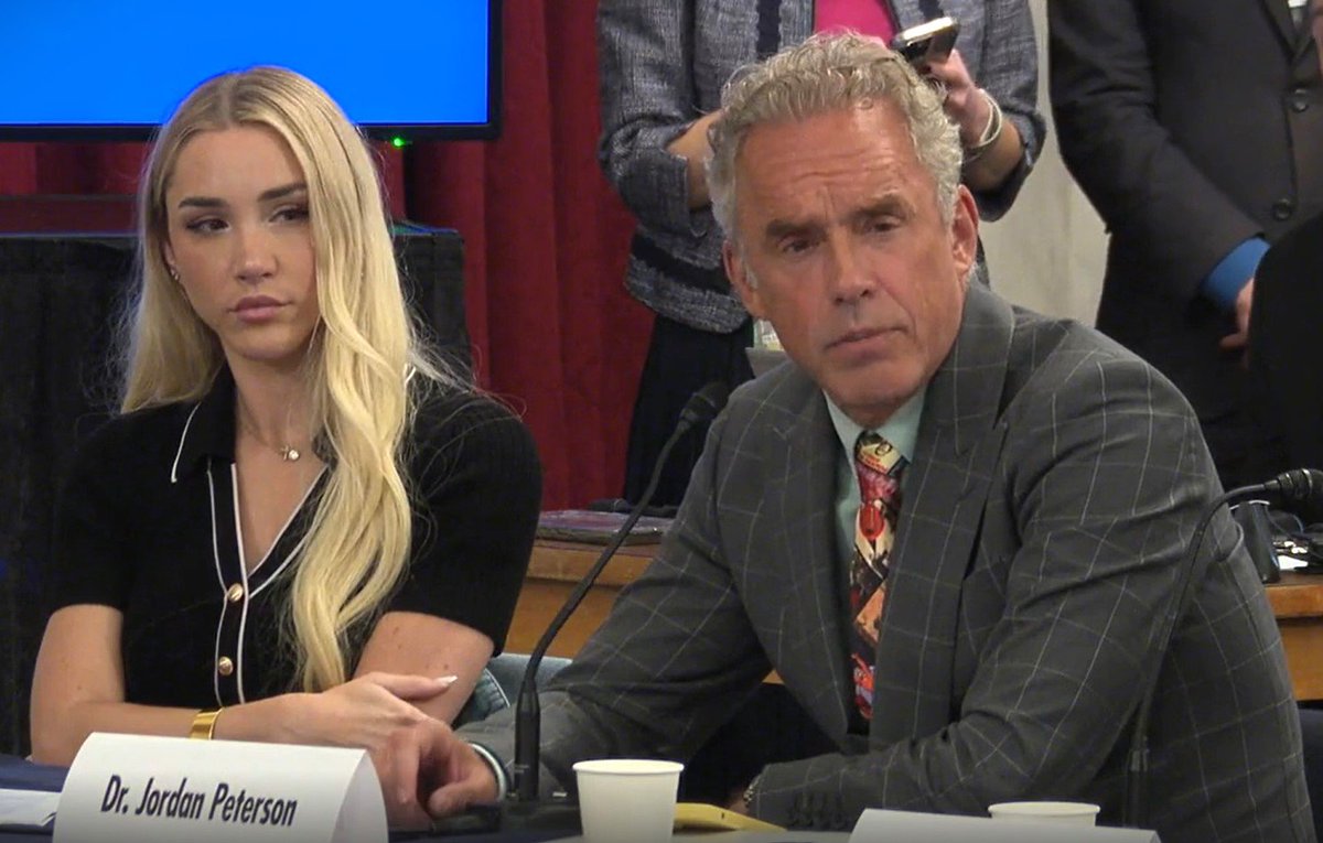 NewsForce tweet media