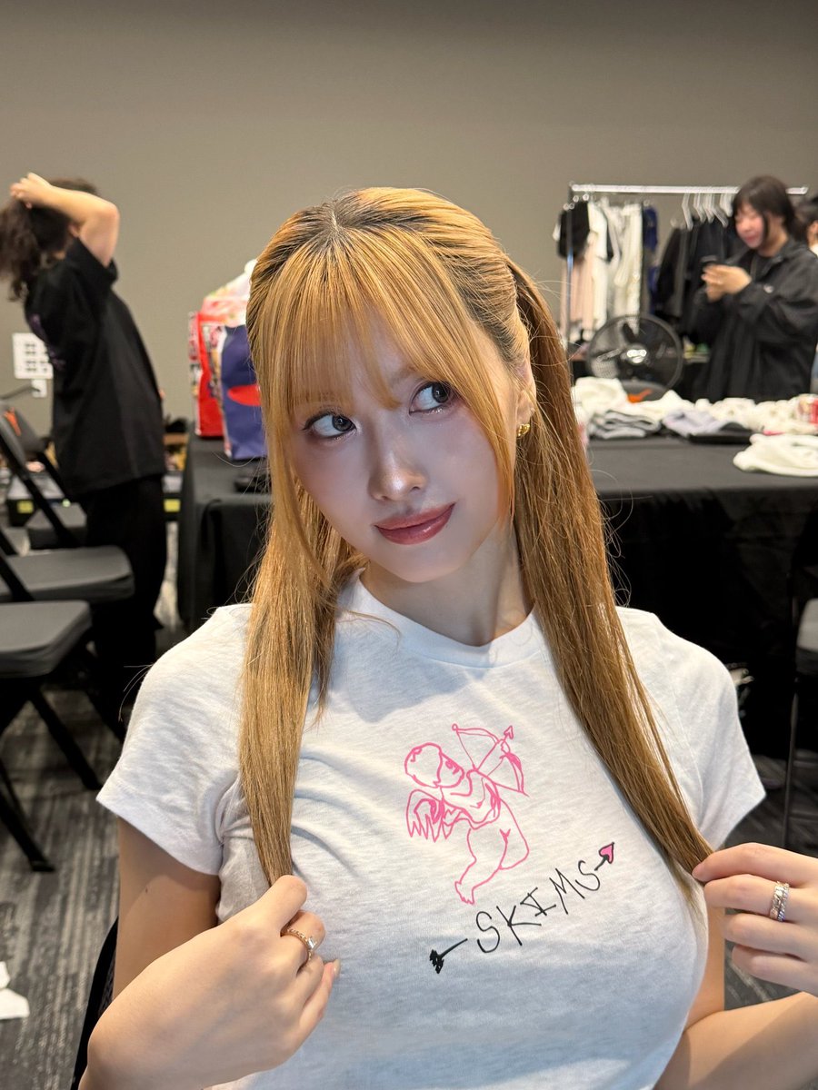 momo pics tweet media