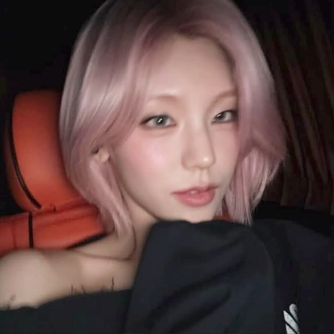 mih jurídico itzy tweet media