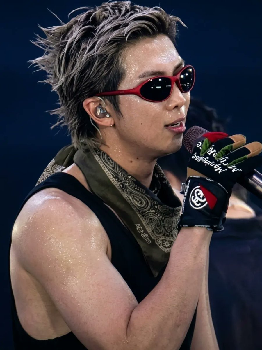 Nicolle ⟭⟬⁷ tweet media