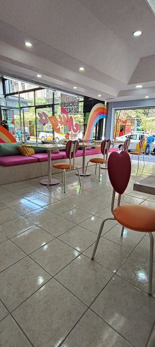 typpicalsupport's tweet photo. Abrimos cafetería antes que gtaVI increíble 
(Ahorita que veo tiene los colores del arma mitica de mercy jajaja) https://t.co/3nGrHNukhE