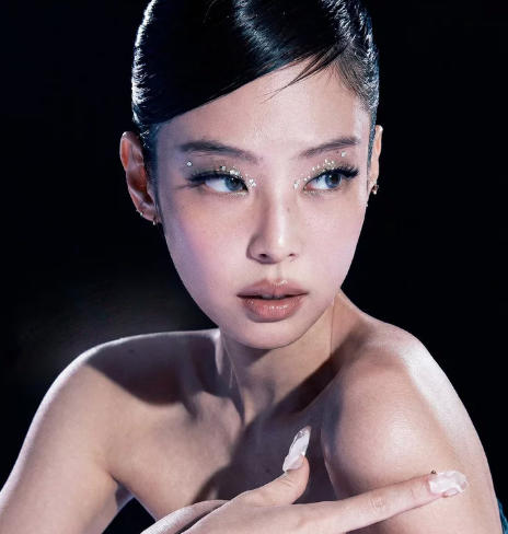 About Music tweet media