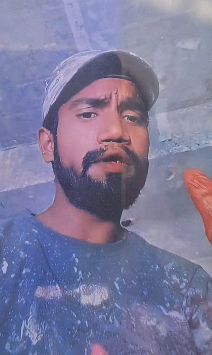 ProfNoorul's tweet photo. बेहद शर्मनाक और बढ़िया ईलाज।

यूपी के गाजियाबाद में 50 हजार के ईनामी जसीम उर्फ छोटू को पुलिस ने मुठभेड़ में ढेर कर दिया है।

जसीम ने अपनी ही 4 साल की भांजी को घर से ले गया बोला घुमाने ले जा रहे हैं लेकिन उसने बच्ची का रेप किया और फिर उसकी ह"त्या करके ल!श कार के नीचे फेंक दी थी।

हक़ीक़त पता चलने के बाद फरार था लेकिन पुलिस हत्थे चढ़ा तो भिड़ गया और नतीजा ....