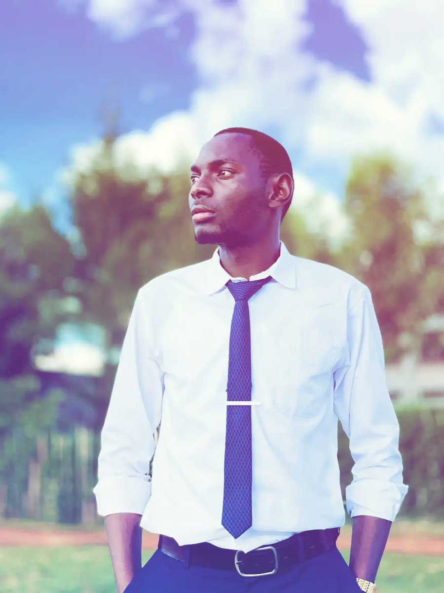 GraphiBlitz's tweet photo. Eeei circle yangu hukua ndogo sana mpka nikiskia rumors kunihusu pahali najua ni cable gani iko faulty inataka repair😂🤣

#mentalhealthawareness #seiissayings #photography #MrCEO #mrhandsome https://t.co/JhN7bKc8O7