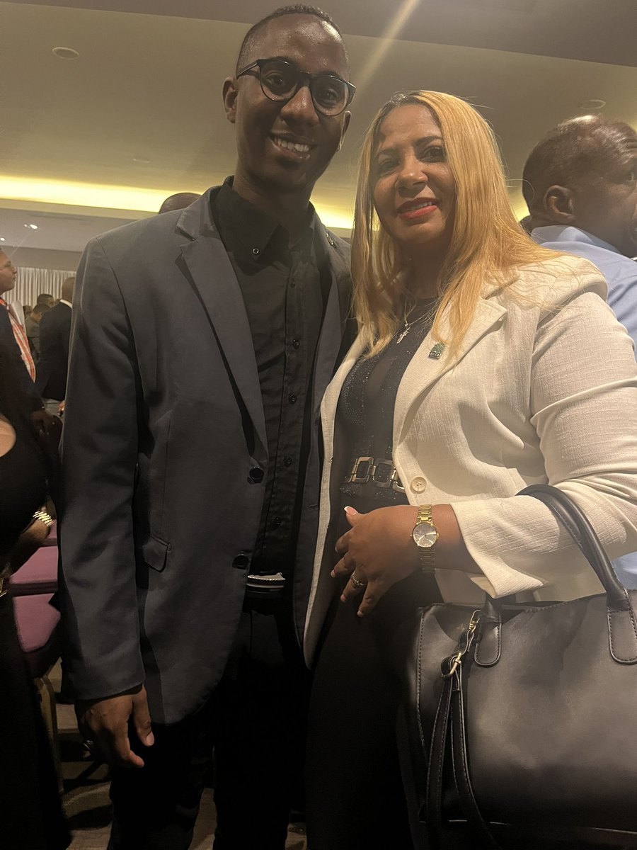oscarfoster22's tweet photo. hoy celebramos una gran asamblea que reúne a la Dirección Central, al Gran Santo Domingo y a Monte Plata, en un esfuerzo conjunto por seguir fortaleciendo nuestras estructuras y consolidando un proyecto político con visión de futuro. 

#FuerzaDelPueblo #OscarFoster https://t.co/h1ouHmP3HB