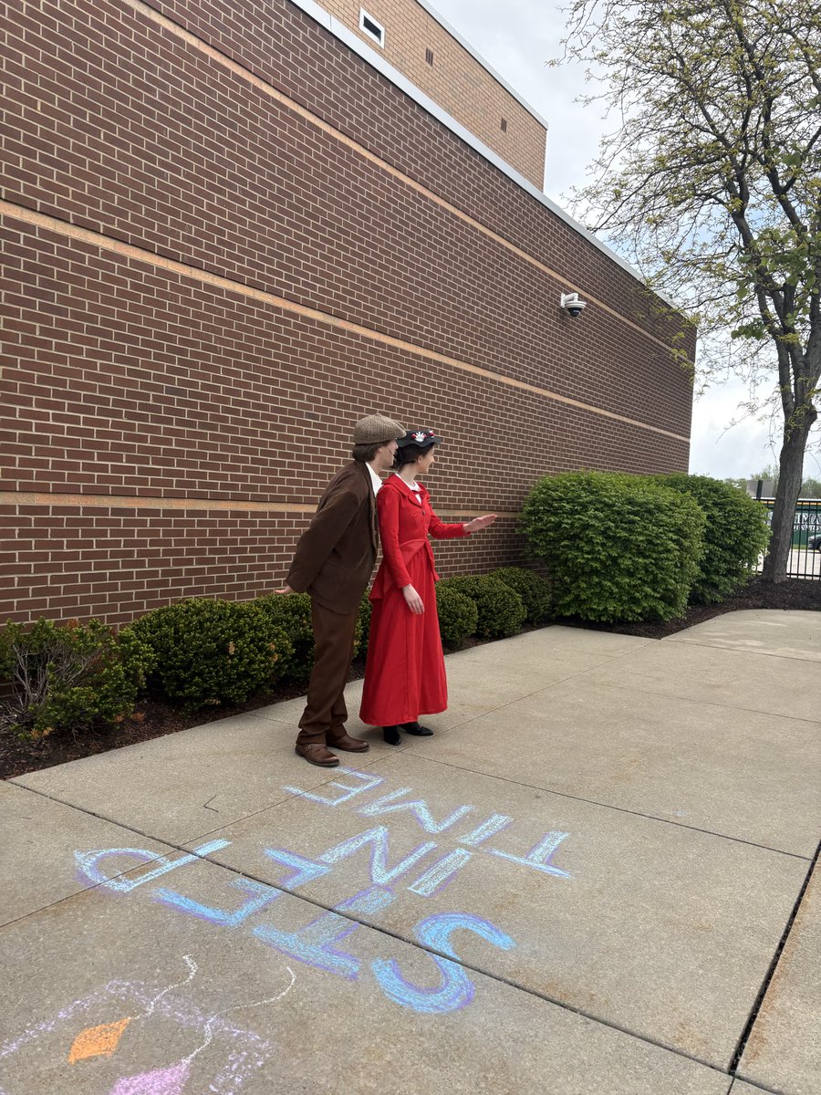 MrsAbbottAP's tweet photo. It’s Family Fun Day and the final performance of Mary Poppins! There’s a supercalifragilistic energy here at Steele today! https://t.co/VAPbVpzqRJ