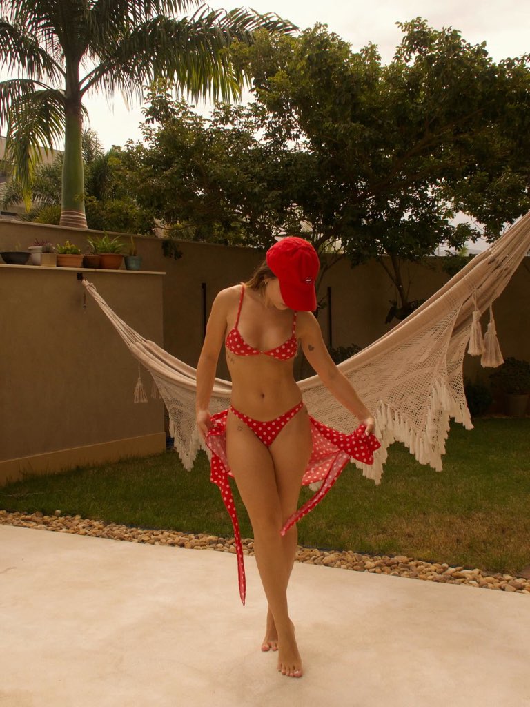 Infos Larissa Manoela tweet media