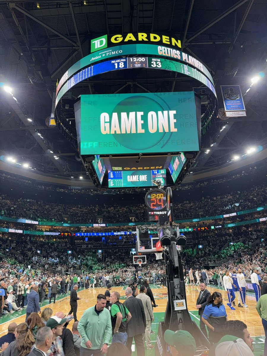 Aztecgino's tweet photo. Celtics leading after the first quarter! https://t.co/oMNZmXmeBs