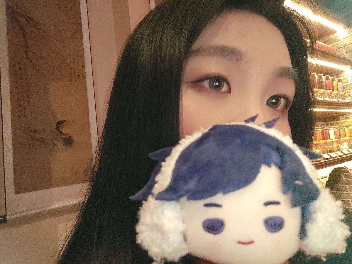 _vera0710's tweet photo. 朋友婚礼化妆技术超常发挥捏 https://t.co/FehCxMHVbr