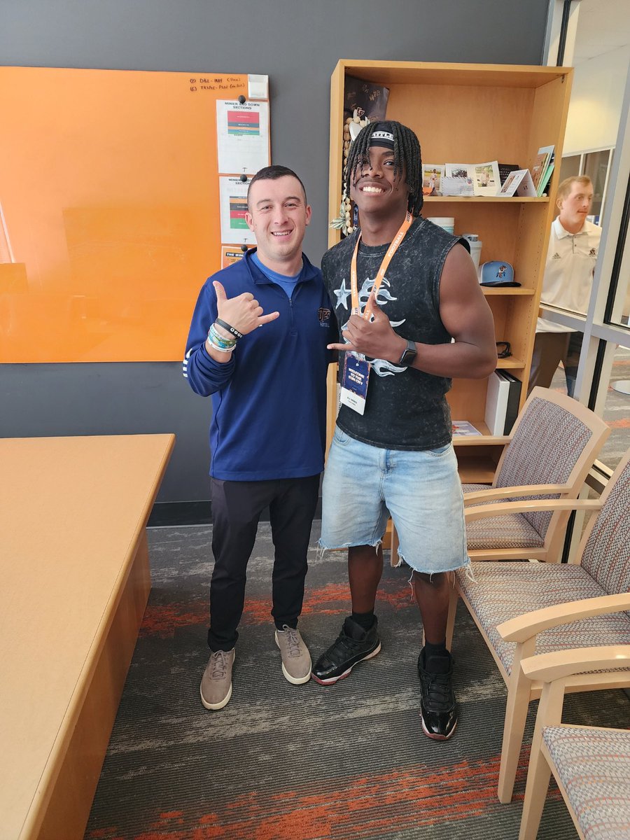 MimsEric3's tweet image. Had a great experience at UTEP yesterday, enjoyed the hospitality and respect I was treated with, looking forward to seeing whats next!

#miners #goldmine #txhsfb #upnext #blessed

 @CoachPappalardo @Eric_Mims_Sr @HawthorneCoach @CMcclain77