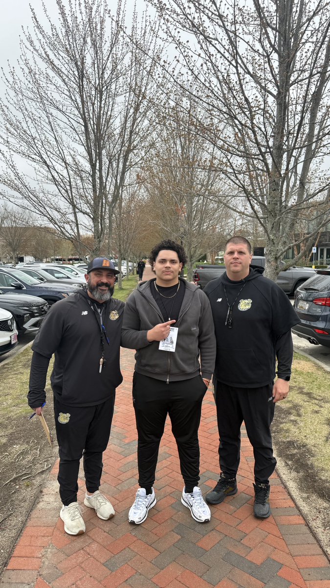 Alexandre Silva (6’1 280 Lbs Nose/DT/Guard) tweet media