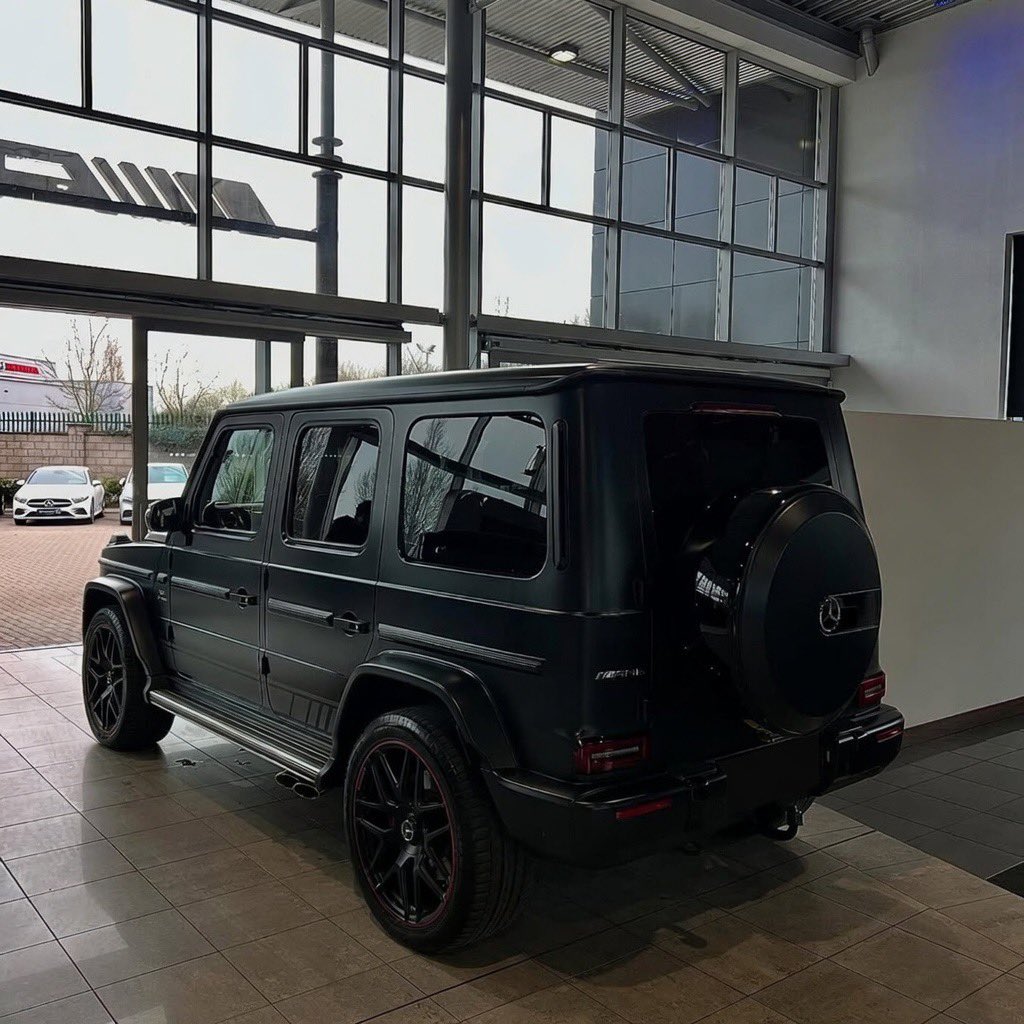 Adamstott30's tweet photo. I'm honestly pumped right now, today i drove home in my brand new car 😁 This feeling is truly indescribable, Words can't describe how amazing this feels. A huge thank you to @Zainabiskandarr i am so grateful for the opportunity to work with you ❤️ https://t.co/YDVcnpm8On