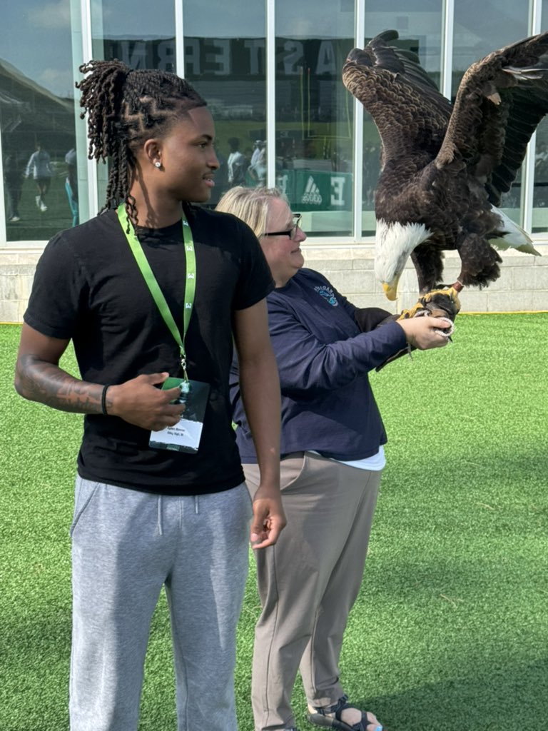 aymonroee's tweet photo. I had a great time at Eastern Michigan meeting coaches and reuniting with a former opponent I played against!
@RileyWildcatFB
@SBRileyhigh @247Sports @AllenTrieu @PrepRedzone
@Coach_Creighton @M__Piatkowski @AlanHensell https://t.co/9AyEHQDAuu