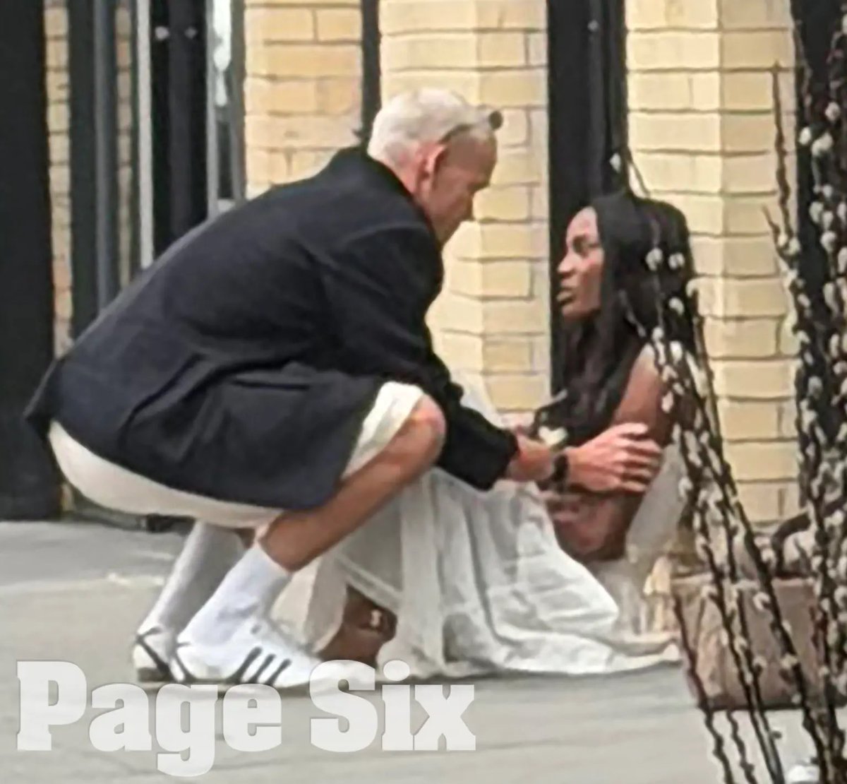 HousewivesHub's tweet photo. PageSix: Ciara Miller addressed the now-viral photo of her crying in front of a New York Hermés storefront amid the bombshell news of Amanda Batula and West Wilson’s romance. 

“I was supposed to be meeting my friend at Pastis, and it’s 12 45, and I’m like, ‘I cannot be sitting at this lunch while I’m reading this f–king statement,'” the “Summer House” star said in recent comments to Glamour’s Hunter Harris via Substack, noting that she felt she would “lose [her] f–king mind.’”

She added, “My manager was down the street and came and met up with me.” Miller divulged that she was on the phone with co-star Paige DeSorbo “for a while.” 

“And I was like, ‘I don’t even know what the f–k to do. I’m in public,’” Miller said. “I was going to go home, and then, honestly, the photo was snapped faster than I could even make it home.”
Miller quipped that it was “chic” of her to have been photographed outside the luxury boutique as she processed the news. 

“I was like, ‘How chic of it to be Hermès in between Hermès and Bruno Cucinelli,” she joked. “It’s honestly just so funny. I didn’t mean for it to be right outside of Hermès, but chic nonetheless, I have to say.”

Source: Audrey Rock VIA PageSix 
#summerhouse