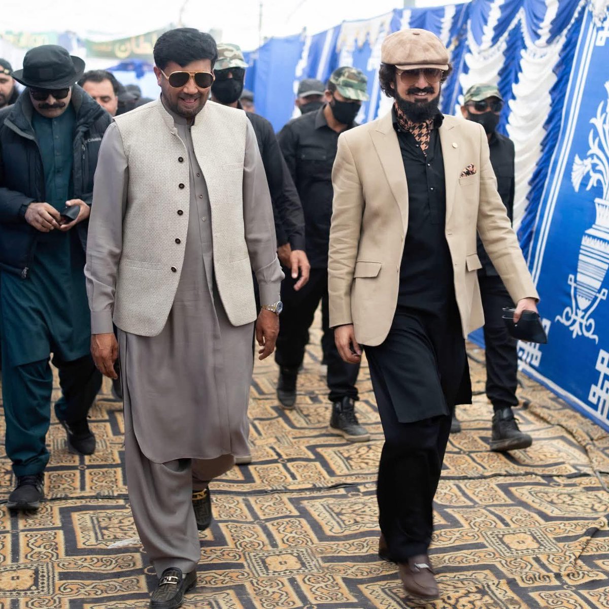 قیادت جو قوم کو عزت دے—
وہی اصل کامیابی ہوتی ہے۔
Sahibzada Sultan Muhammad Ali 🇵🇰⚡
#SultanVicePresidentITPF
#SultanRisesAgain
#GreenFlagRisesAtITPF