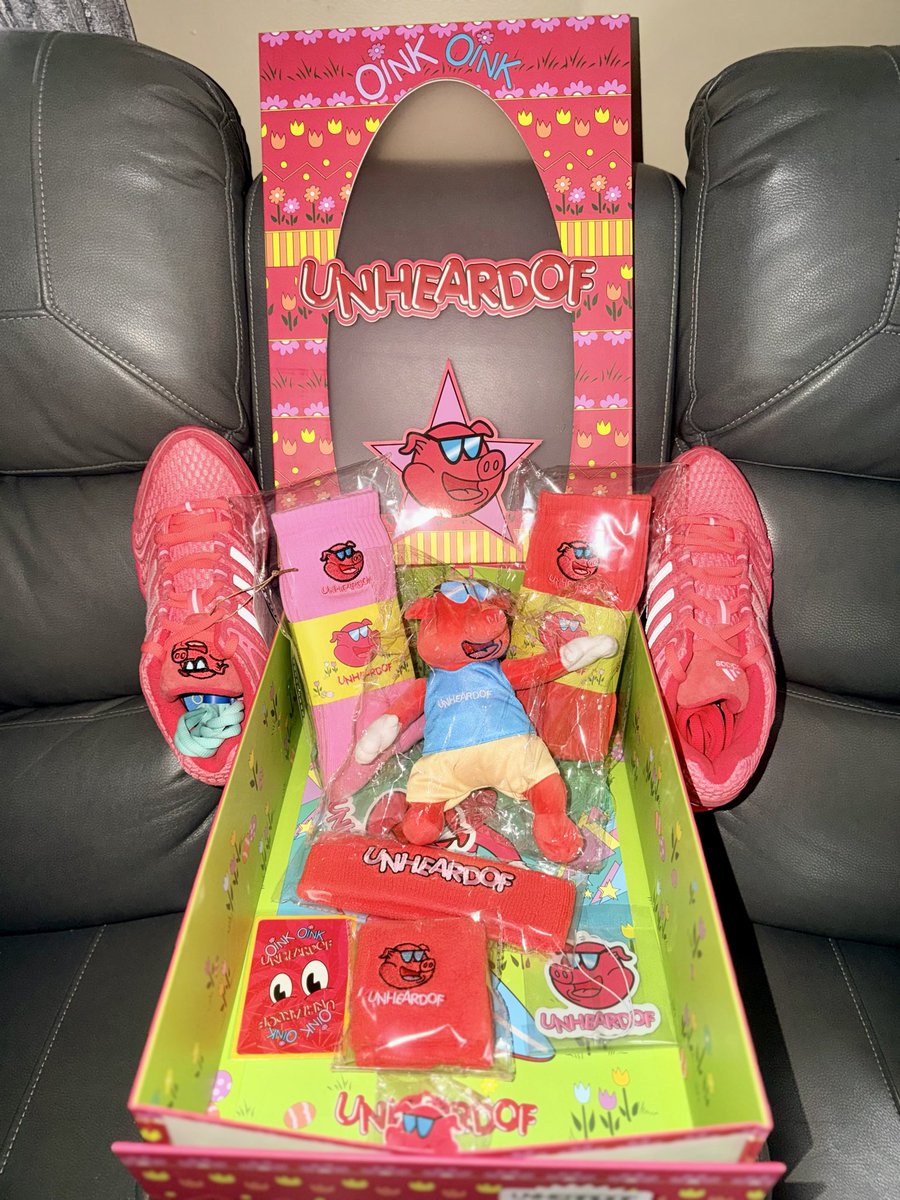 GROCABX's tweet image. @KariDaniels 🗣️#NewPackageAlert🚨
#AdidasAdistarControl5 #Unheardof
#UnheardofPorkChopPiggyRunner20SteveO