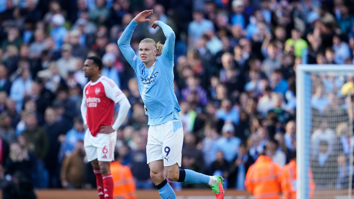 FirstpostSports's tweet photo. Rayan Cherki and Erling Haaland lead the way as Manchester City defeat Arsenal 2-1 in a crucial Premier League showdown at the Etihad Stadium

City are now just three points off the Gunners with a game in hand! 
https://t.co/CEeIdTh4pX https://t.co/eTJIjpxswU
