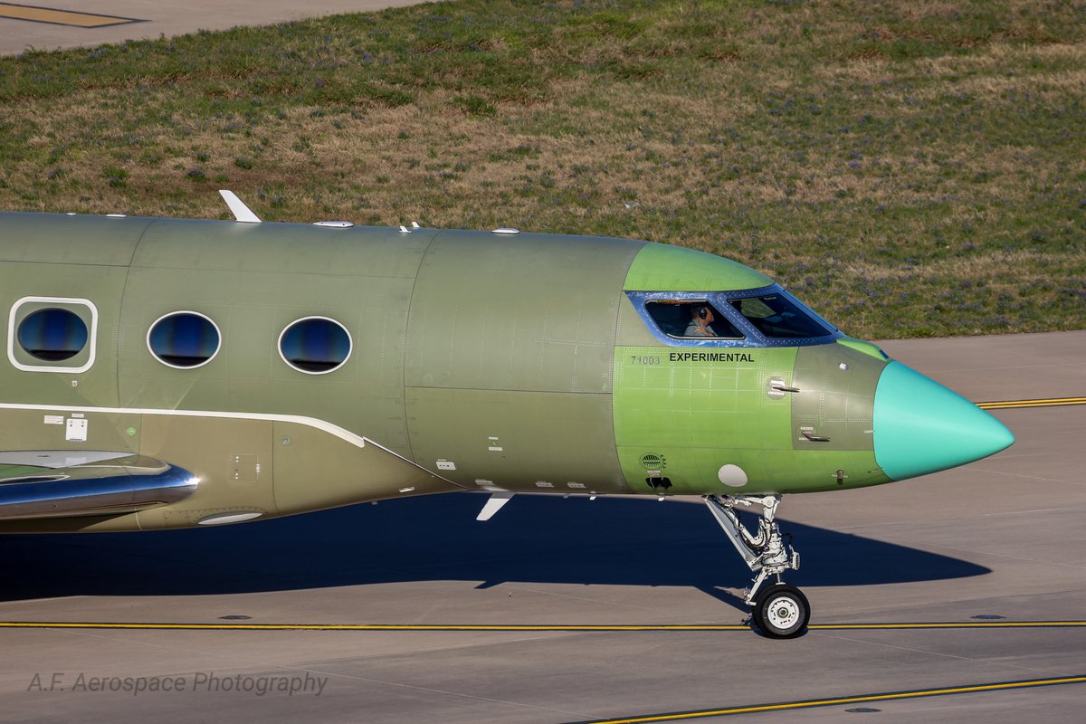 arfutter's tweet photo. A couple more shots of the new Gulfstream G400 at KDAL
#Gulfstream #dallaslovefield #canonphotography #GulfstreamG400 https://t.co/21YFcn9Zp7