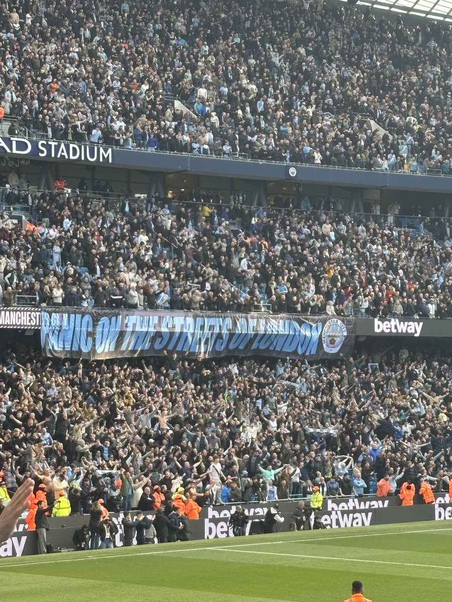 Say it fucking louder, what a fucking club 🩵