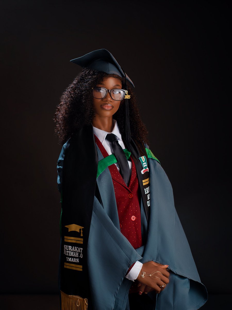 t_marh_'s tweet image. Dear Fatimah, you didn’t give up🥺 You chose growth on hard days. I dreamed it, worked for it, own it. This certificate has my name but the journey has my heart. Delayed but not denied. 
10 years later — BSc Business Administration, NOUN🎓 Alhamdulillahi🤲
#graduate #classof2025