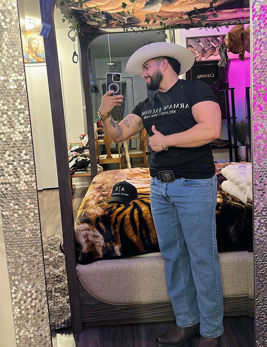 blue collar men tweet media