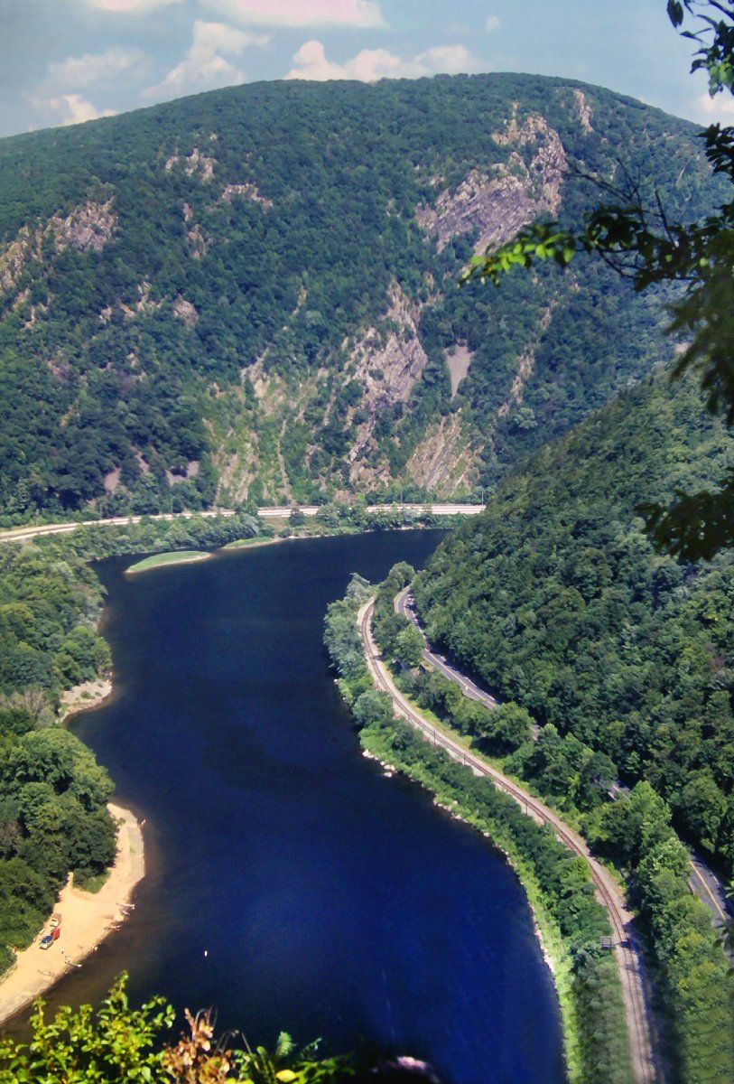 GSteffanos's tweet image. July 26, 1983: The trail was steep and rocky in stretches, but the most spectacular scenery since Shenandoah helped.

#backpacking #hiking #outdoors #landscapephotography #pennsylvania #nature #forest #mountains #AppalachianTrail