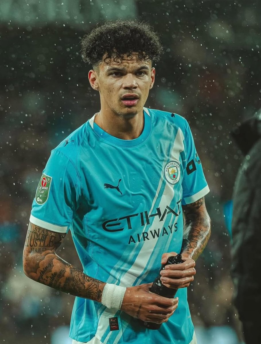 𝐄𝐑 tweet media