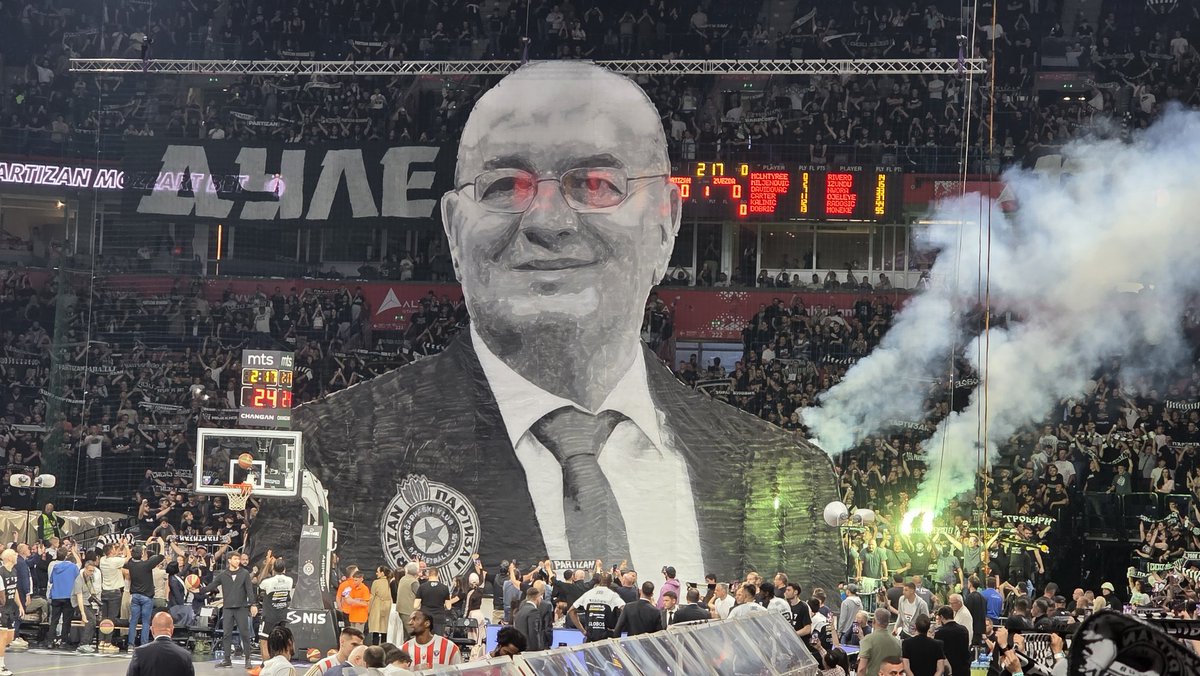 Zbog ovoga je kasnio prenos utakmice iz beogradske arene. Fašisticko politička <a href="/arenasport_tv/">Arena Sport TV</a> opet pokazala svoje pravo lice u službi režimske kurve.  <a href="/ABA_League/">AdmiralBet ABA League</a> #kkp