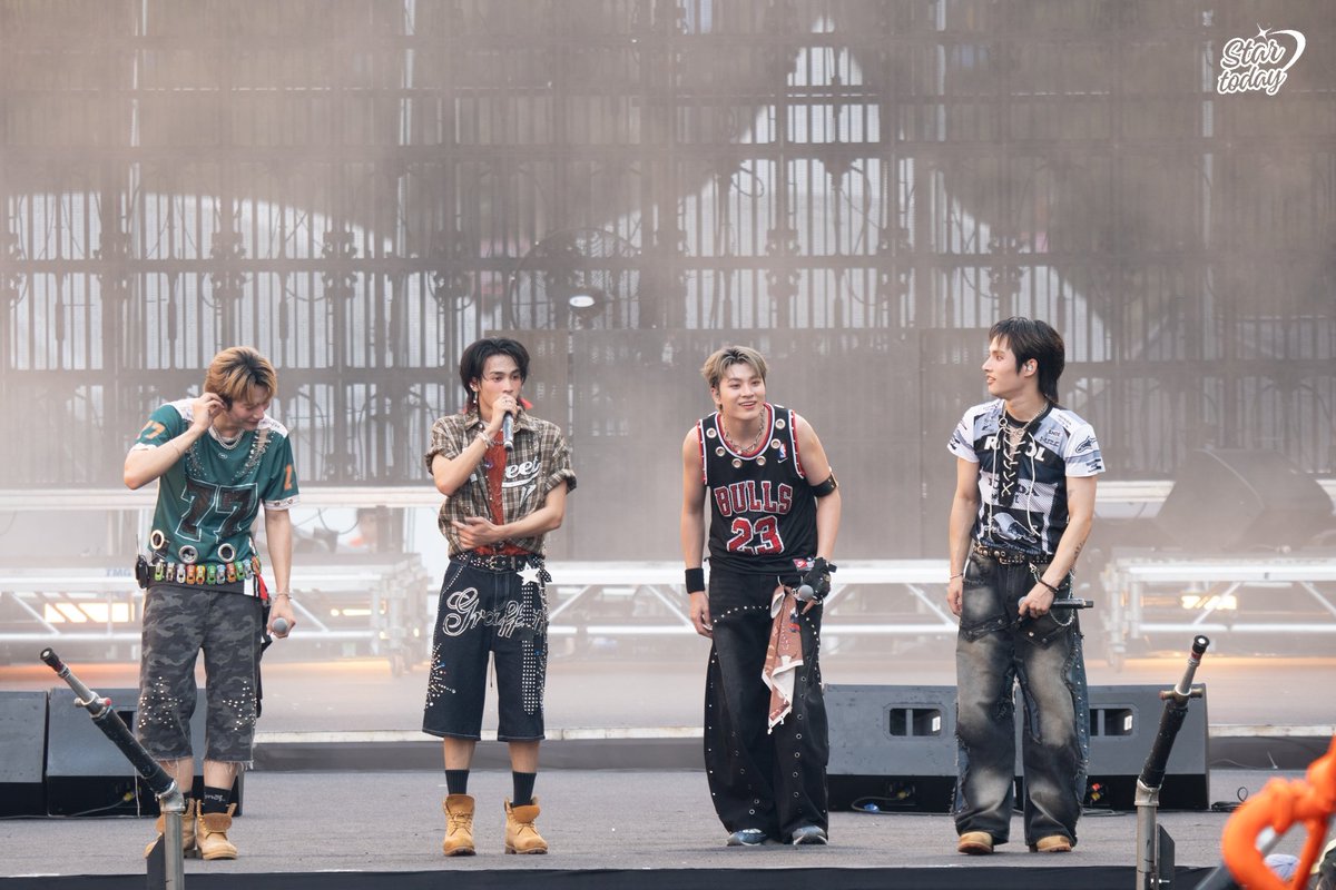 StarToday tweet media