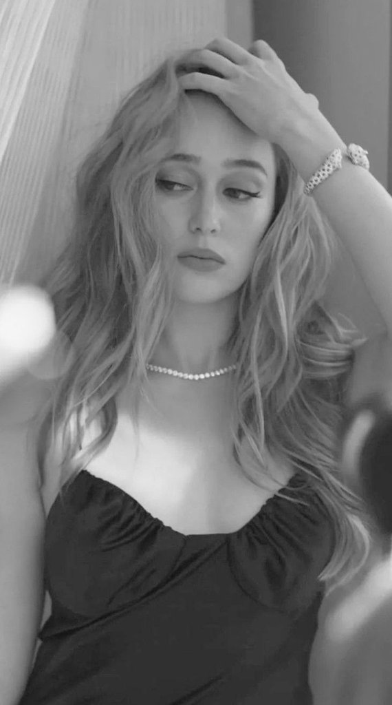 ᅠ⠀⠀⠀ 

   ㅤ    ▮𝙎𝙚𝙙𝙪𝙘𝙩𝙞𝙫𝙚 𝙨𝙪𝙣𝙙𝙖𝙮.  𓄼