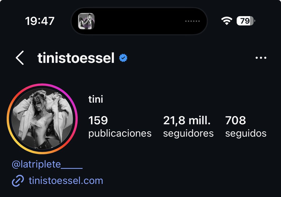 poniendo a nicki al nivel de la joaqui o angela torres jajdkfudjs