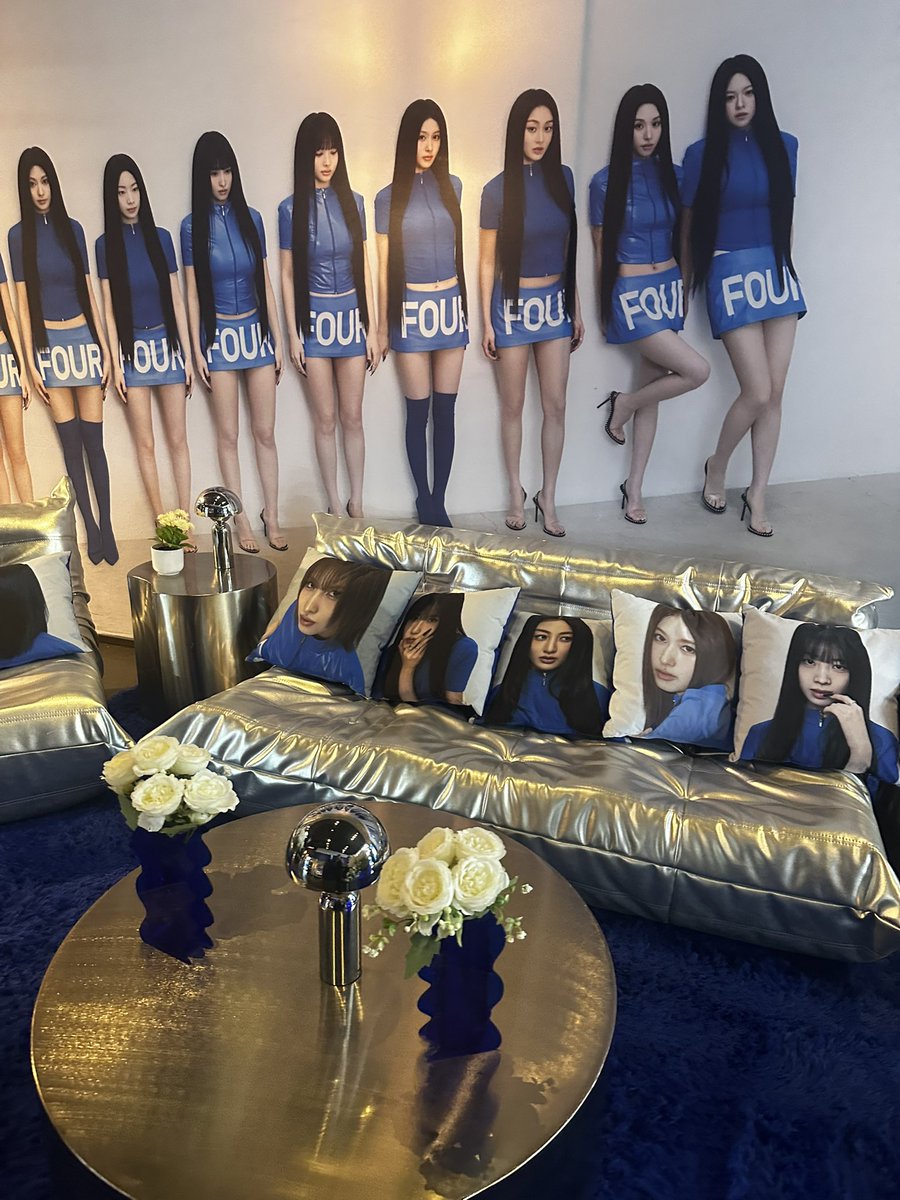 ur_bby_xandra's tweet image. i cant believe i saw twice in austin tx😭💙 #twice #thisisfor #austintx