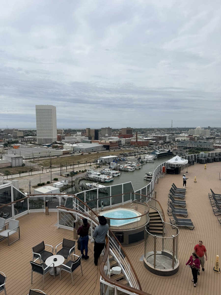 HazelFox🏳️‍⚧️🦊 tweet media