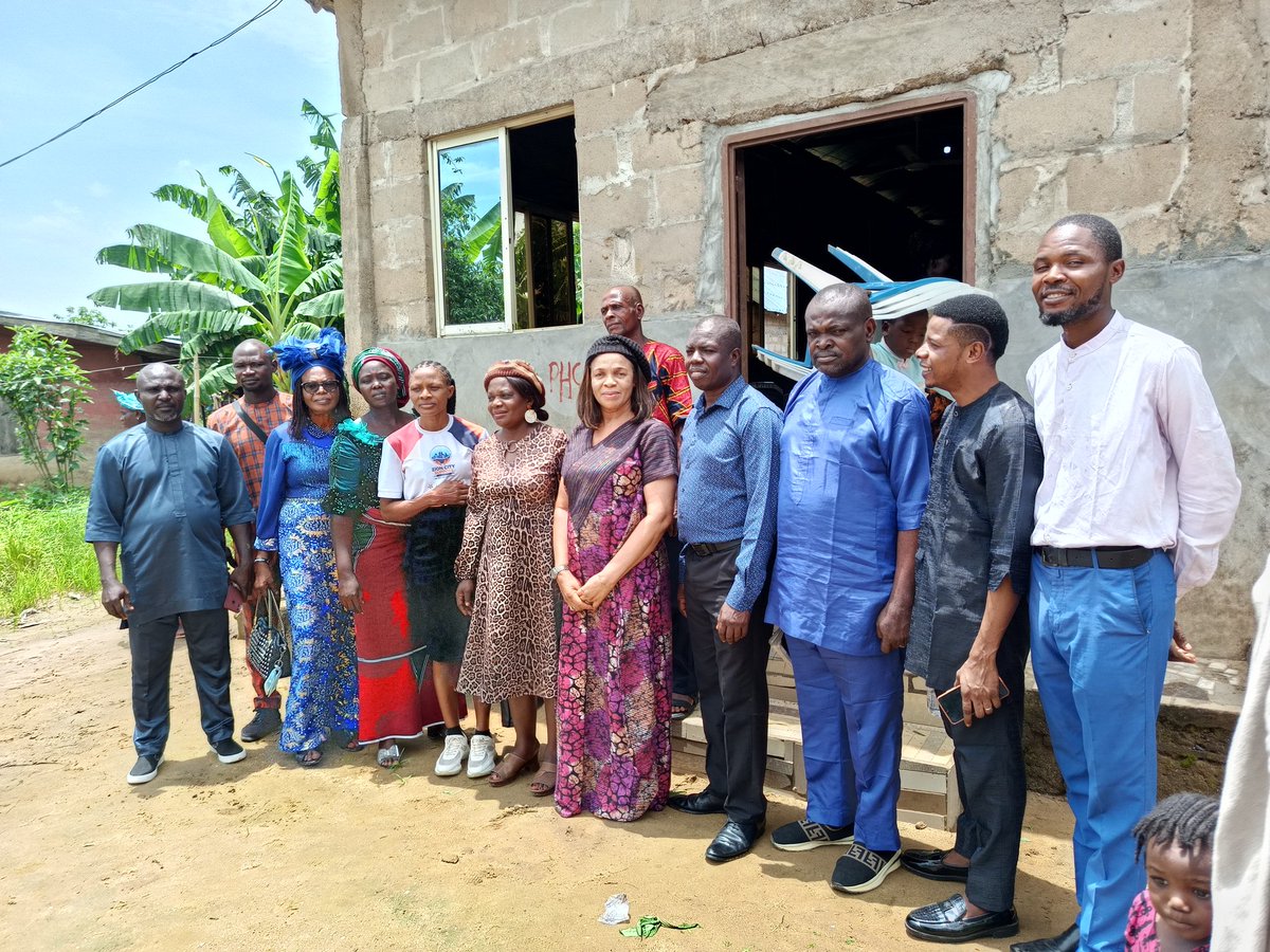 pris_okoh's tweet image. CMC SAMPOU KALAMA THANKSGIVING CHURCH SERVICE WITH THE BRETHREN FOR THE CONCLUSION OF THE OUTREACH.

GOD IS FAITHFUL AND WE CANNOT STOP THANKING HIM FOR ALL THE WONDERS HE DID.

WE BLESS YOUR HOLY NAME LORD!
#missionarywork 
#TheGospelOfJesusChrist 
#SoulWinning 
#Jesussaves