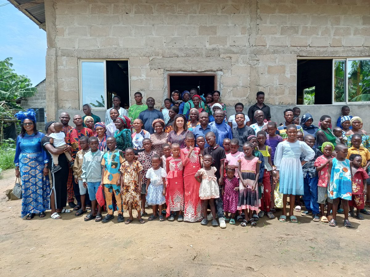 pris_okoh's tweet image. CMC SAMPOU KALAMA THANKSGIVING CHURCH SERVICE WITH THE BRETHREN FOR THE CONCLUSION OF THE OUTREACH.

GOD IS FAITHFUL AND WE CANNOT STOP THANKING HIM FOR ALL THE WONDERS HE DID.

WE BLESS YOUR HOLY NAME LORD!
#missionarywork 
#TheGospelOfJesusChrist 
#SoulWinning 
#Jesussaves