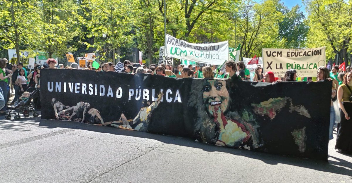 ultras_antifaa's tweet image. #Spain — Thousands of people in Madrid held a demonstration to support public education and to protest cuts to the public school system, which is accused of promoting private schools. 

Teachers, students and public school workers are demanding better working conditions, improved