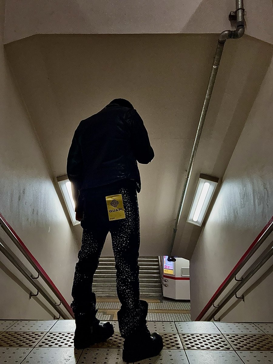 Ren73996375's tweet photo. ケツタグかっこいい
 #Rickowens #balenciaga #guapi https://t.co/uQH4lxUBAz